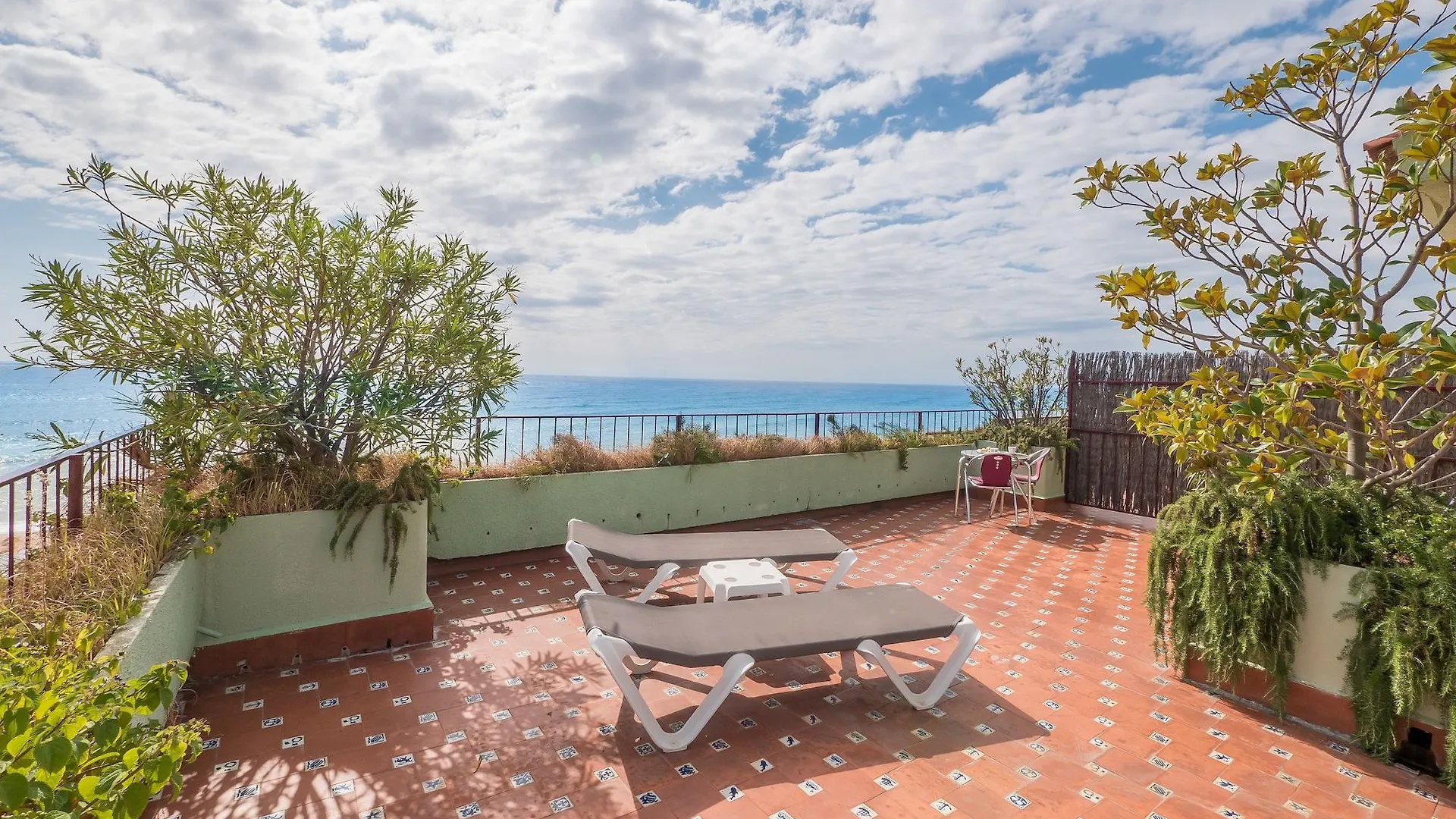 Hotel Checkin Garbí Calella Španělsko