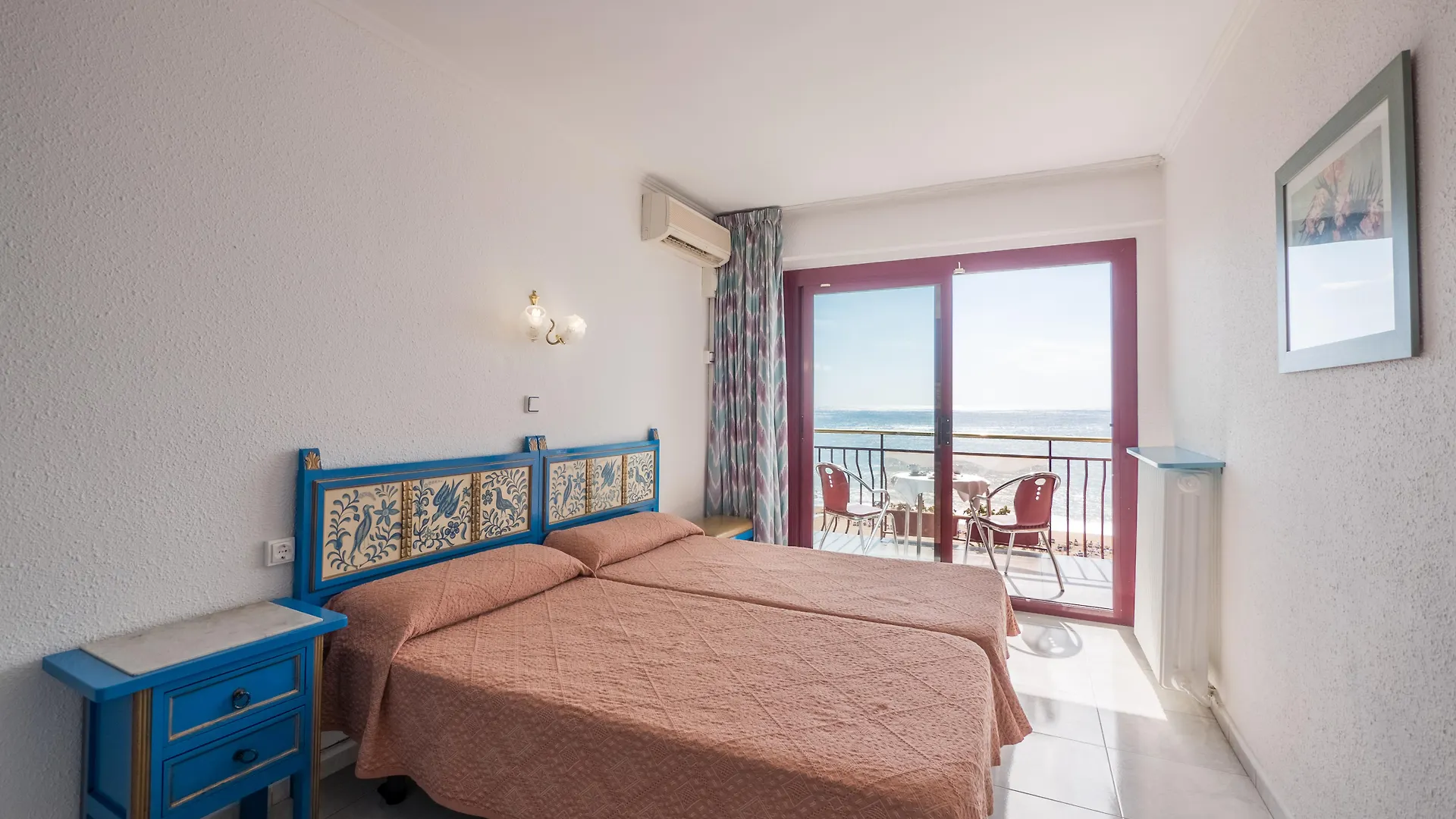 ***  Hotel Checkin Garbí Calella Španělsko