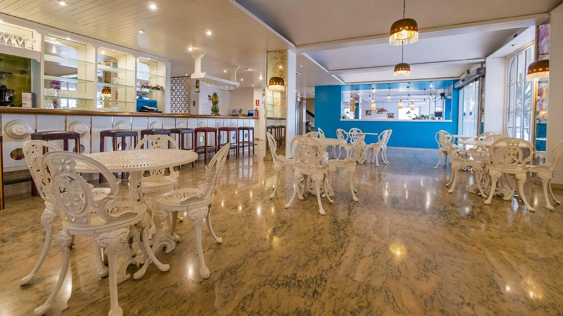 Hotel Checkin Garbí Calella
