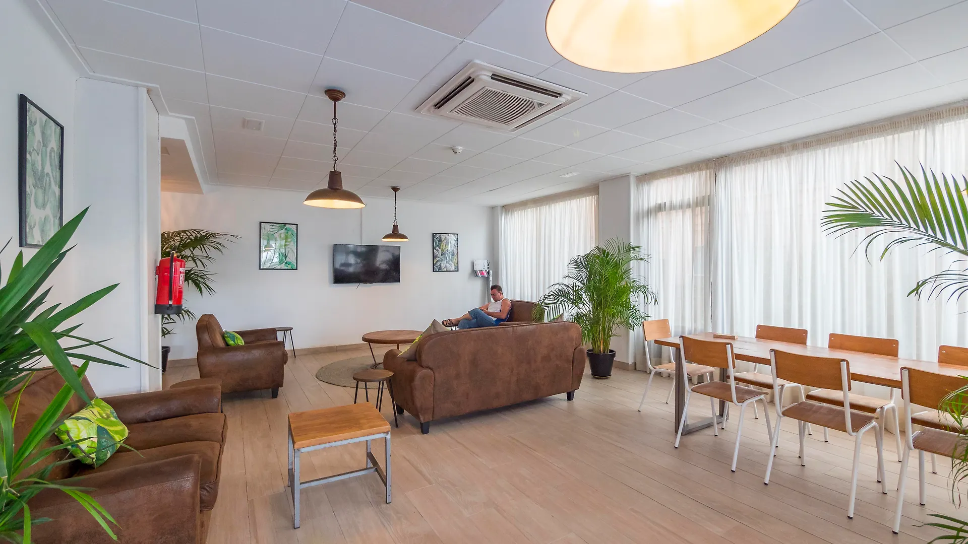 Hotel Checkin Garbí Calella
