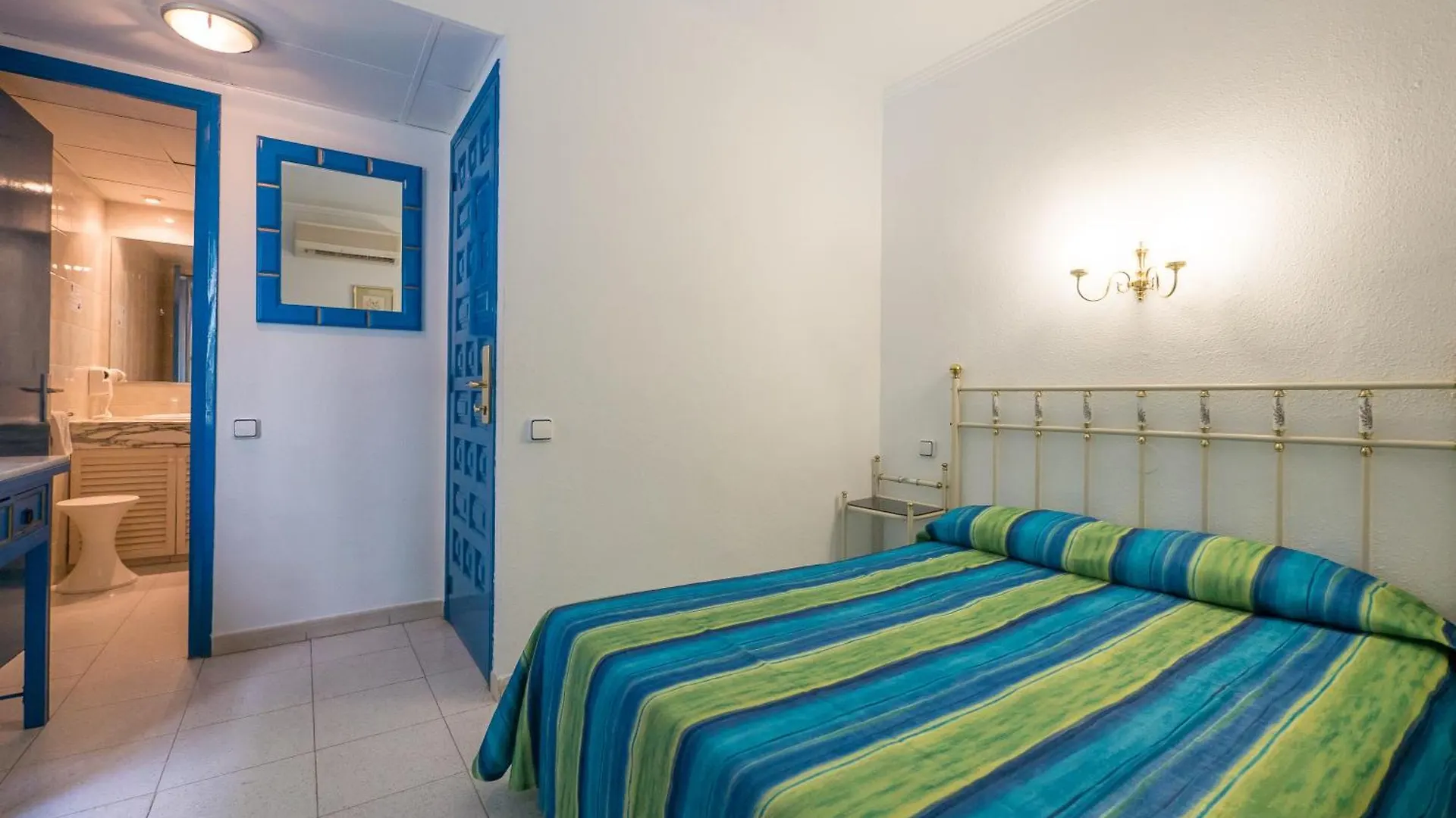 Hotel Checkin Garbí Calella